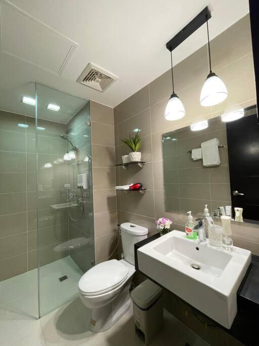 Apartment Chic And Modern Manila