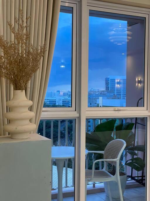 Chic And Modern Apartment Manila