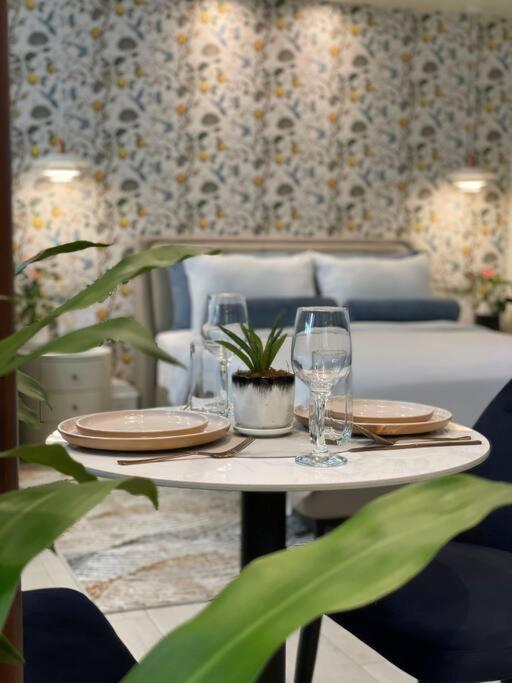 Chic And Modern Apartment Manila
