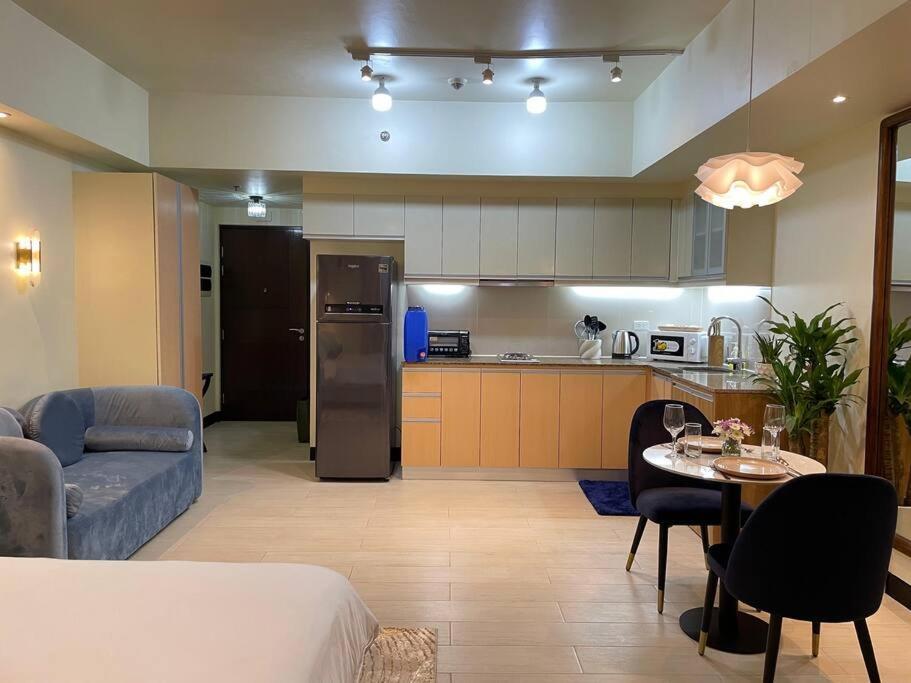 Chic And Modern *
